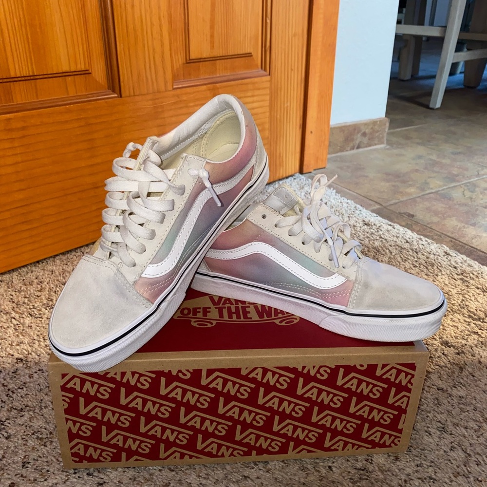 Old School Vans Aura Shift